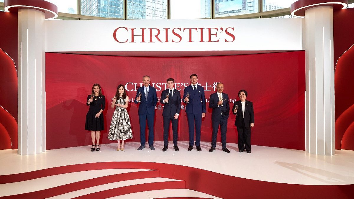為慶祝這一重要里程碑, Group Artémis代表暨佳士得董事會成員François Pinault先生、佳士得行政總裁施俊安(Guillaume Cerutti)及佳士得亞太區總裁龐智鋒(Francis Belin)隆重主持剪綵儀式。 (圖/佳士得) 為慶祝這一重要里程碑, Group Artémis代表暨佳士得董事會成員François Pinault先生、佳士得行政總裁施俊安(Guillaume Cerutti)及佳士得亞太區總裁龐智鋒(Francis Belin)隆重主持剪綵儀式。 (圖/佳士得)