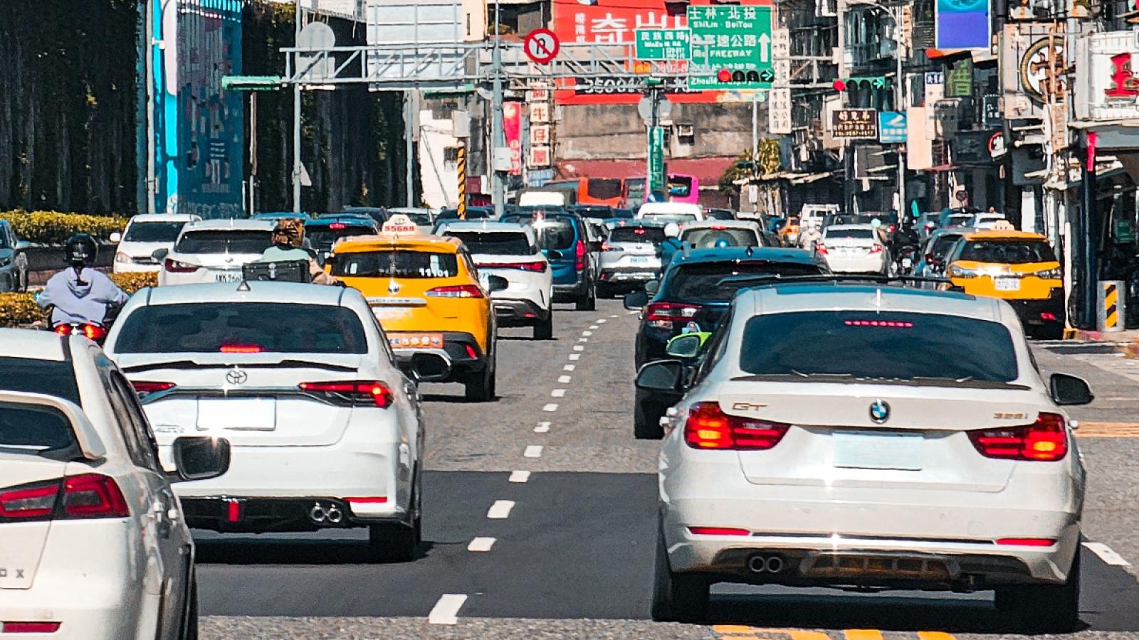 進口車關稅為何不降?600億稅損、8萬人飯碗之外 台灣還卡著一張關鍵牌