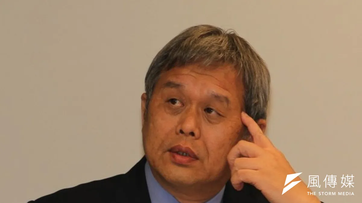 關廠工人律師認為勞動部長潘世偉道歉,並研究追究其政治與行政責任。(吳逸驊馬攝)