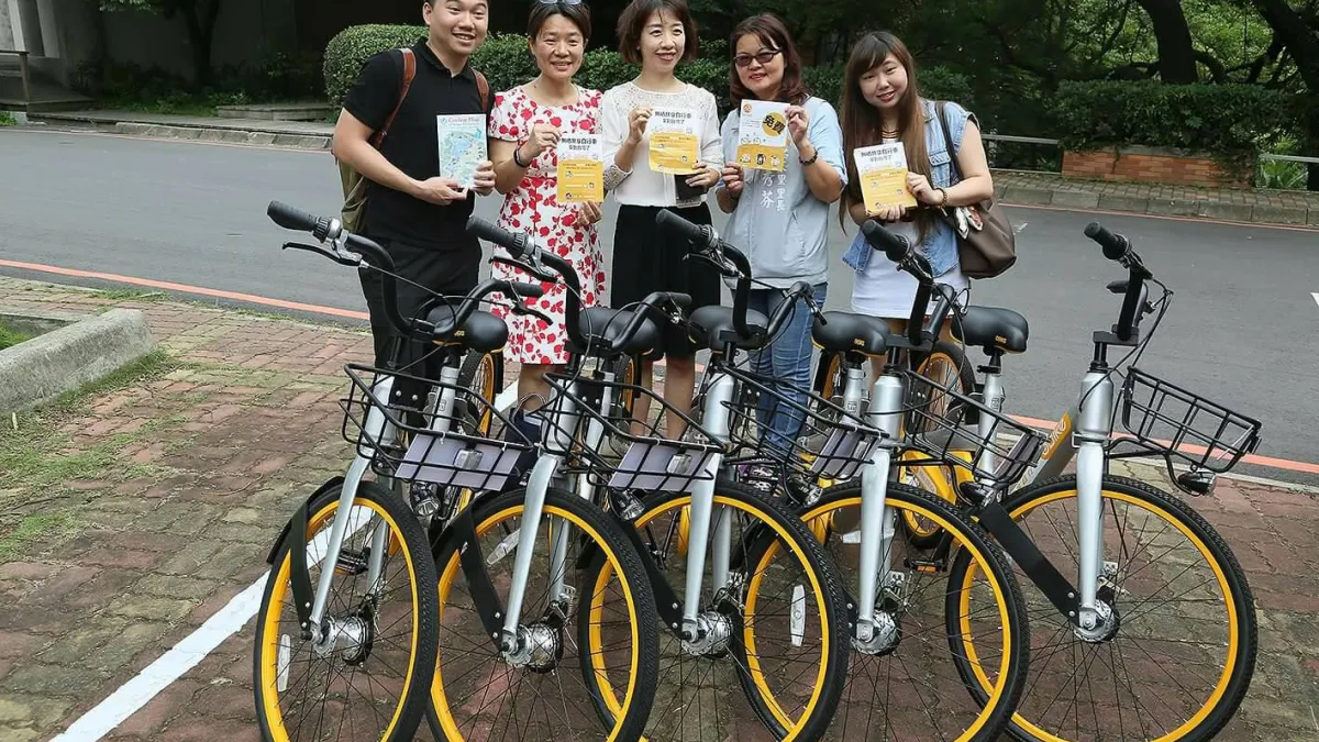 來自新加坡無樁式的OBIKE,5月24日在中華大學投放300輛車供學校師生使用。(圖/中華大學提供)