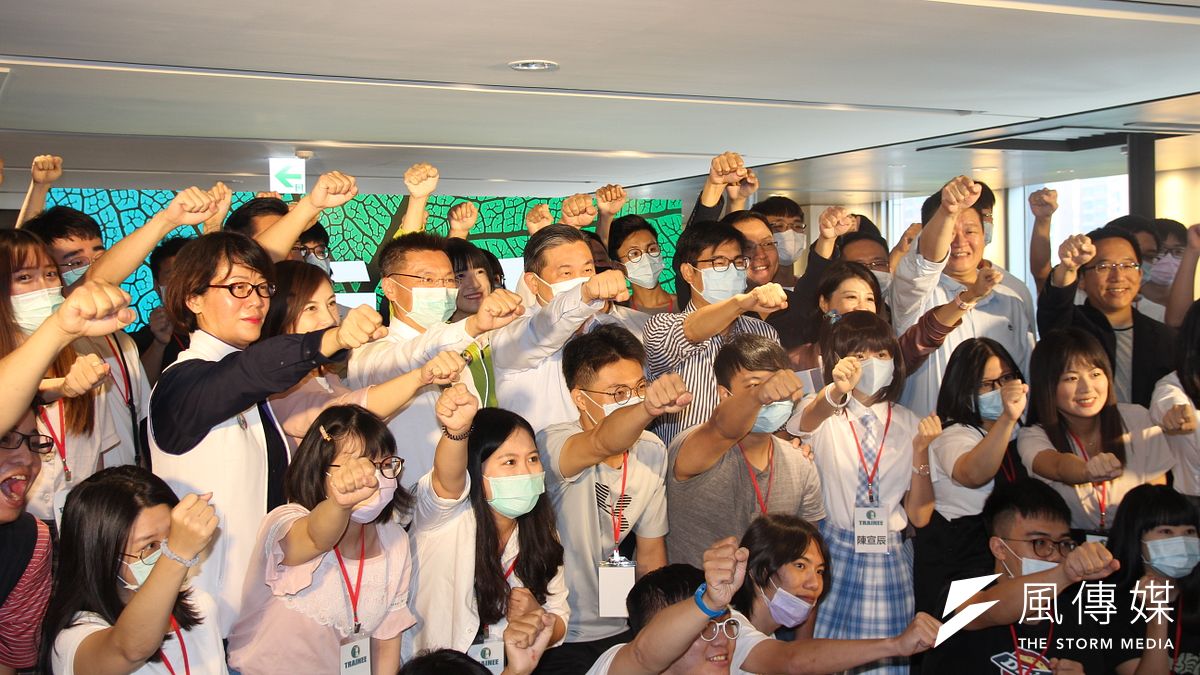 民進黨積極經營年輕族群,黨內派系「海派」轉型的湧言文化基金會日前在高雄舉辦青年營「乘浪」。(資料照,黃信維攝) 民進黨積極經營年輕族群,黨內派系「海派」轉型的湧言文化基金會日前在高雄舉辦青年營「乘浪」。(資料照,黃信維攝)