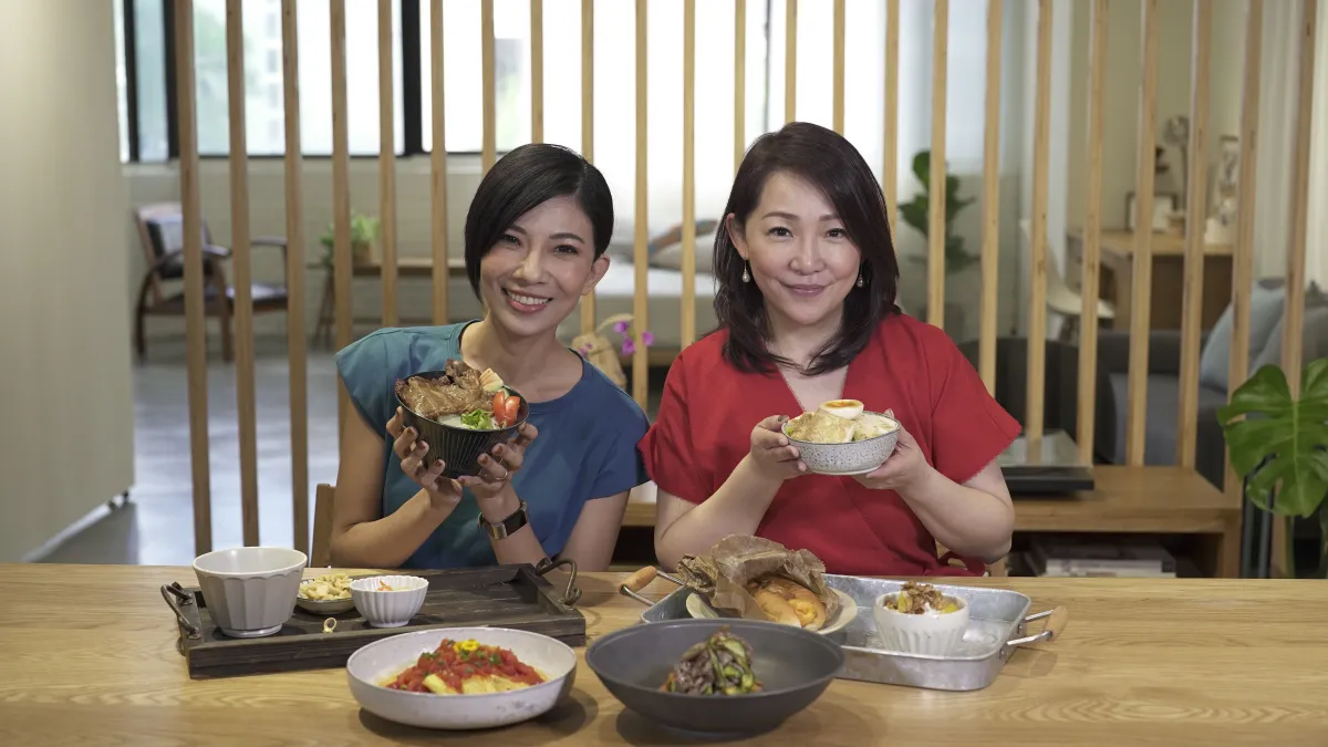 「鶯歌藝術季」邀請民眾將美食搭配喜歡的食器,分享日常餐桌上的美好風景,創造專屬的家常美味。(圖/新北市立鶯歌陶瓷博物館提供)