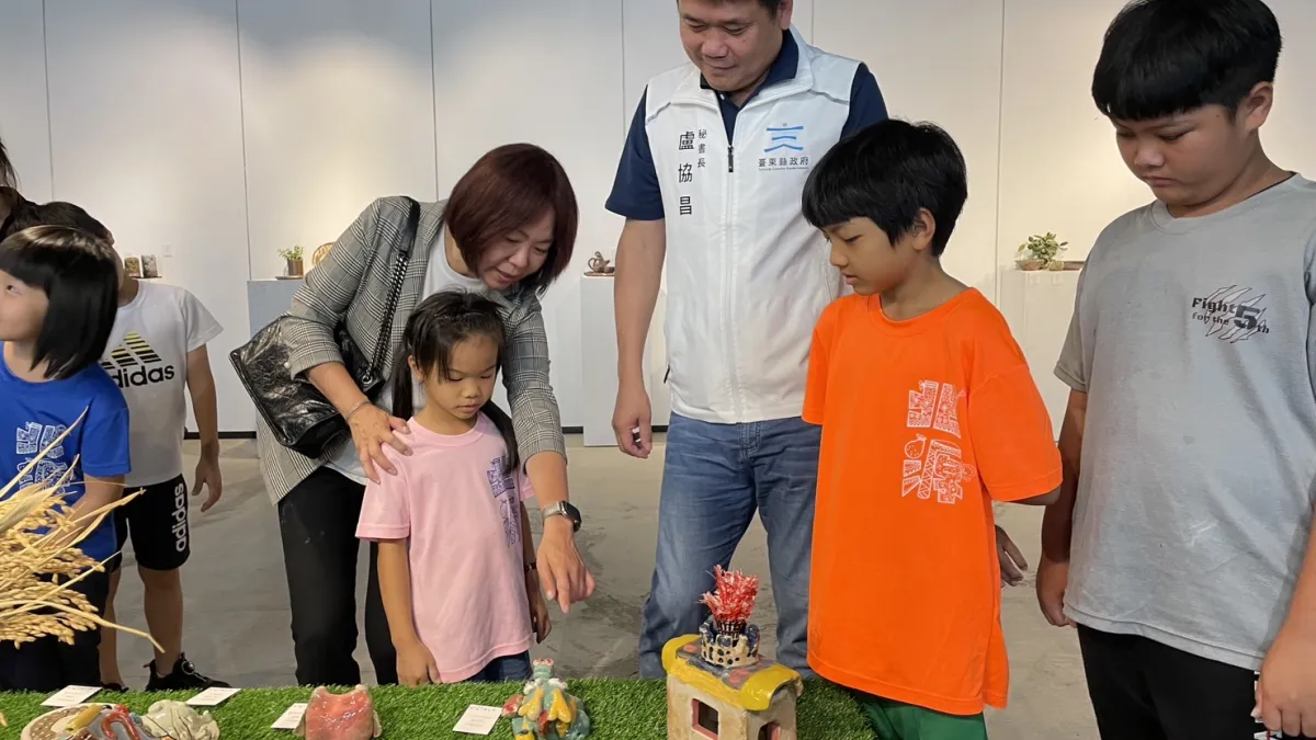 台東縣政府辦理112學年度師生陶藝作品成果展覽。(圖/臺東縣政府教育處提供)