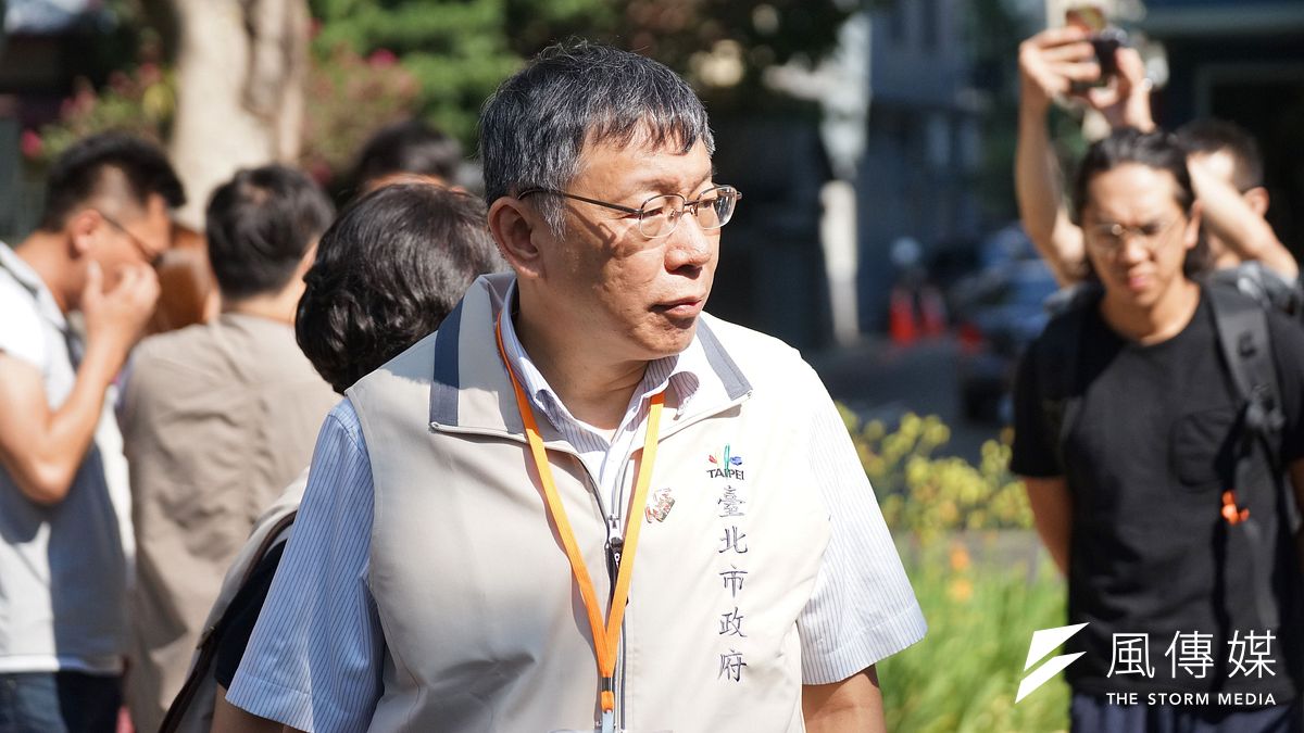 新台灣國策智庫31日公布六都最新民調,在台北市長一局,無黨籍的市長柯文哲以64.4%的「看好度」技壓藍綠。東華大學民族事務與發展學系教授施正鋒形容,柯好似「坦克車」。(資料照,盧逸峰攝) 新台灣國策智庫31日公布六都最新民調,在台北市長一局,無黨籍的市長柯文哲以64.4%的「看好度」技壓藍綠。東華大學民族事務與發展學系教授施正鋒形容,柯好似「坦克車」。(資料照,盧逸峰攝)