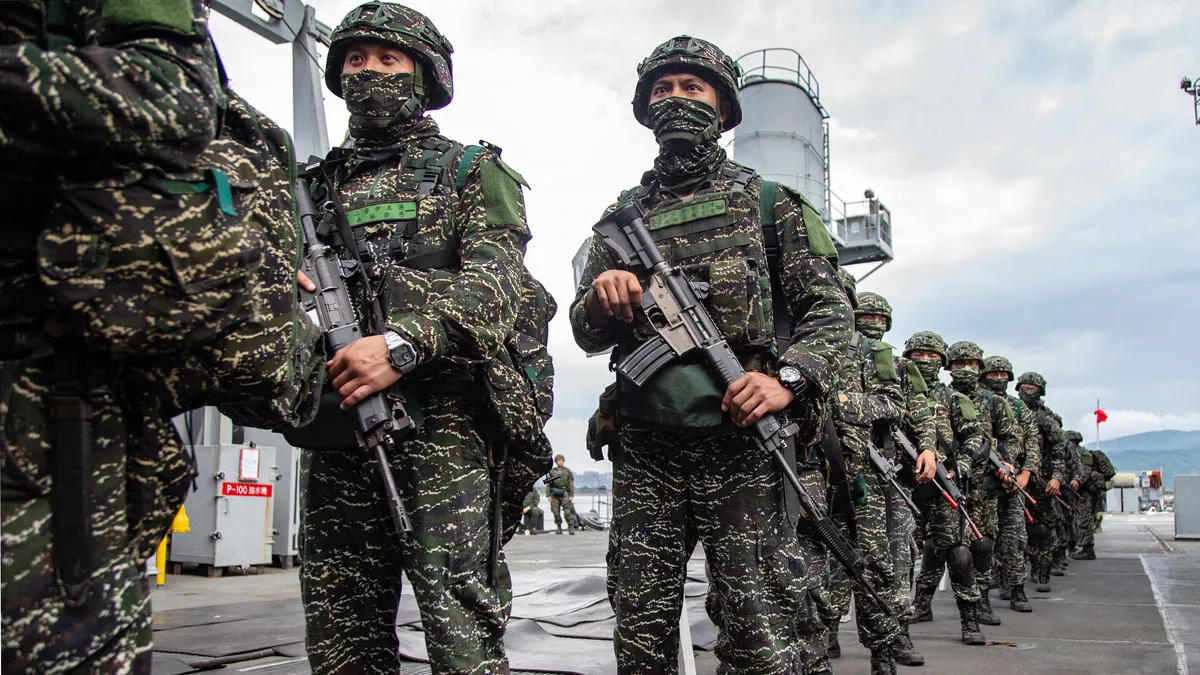 國防部預計推動「提升後備戰力」專案,將後備軍人召訓天數將從5到7天拉長至14天,次數也從2年1召改為1年1召。(資料照,軍聞社提供)