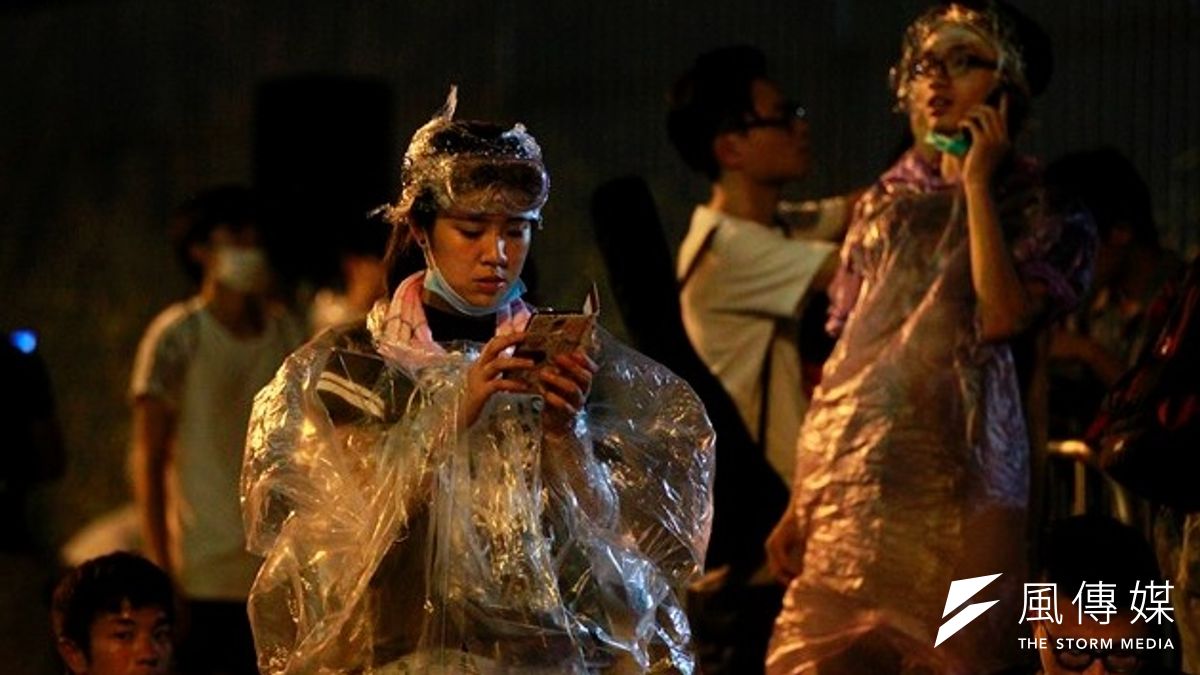 香港佔中民眾利用社群網絡組織、溝通(美聯社) 香港佔中民眾利用社群網絡組織、溝通(美聯社)