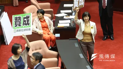 台聯黨團上周繼續杯葛國民黨團再把《監督條例》排入院會議程,提案百案杯葛議場逐案表决。(吳逸驊攝)