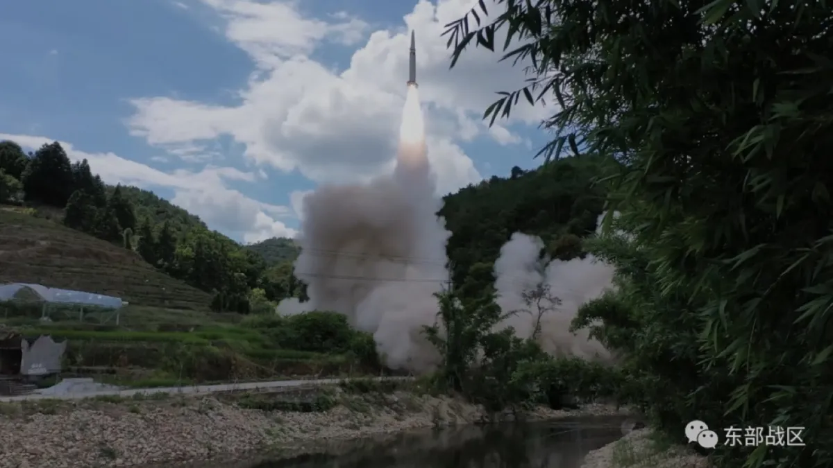 中國在台灣週圍的「環島軍演」提醒國人能源政策的問題與國安風險。(東部戰區微信公眾號)