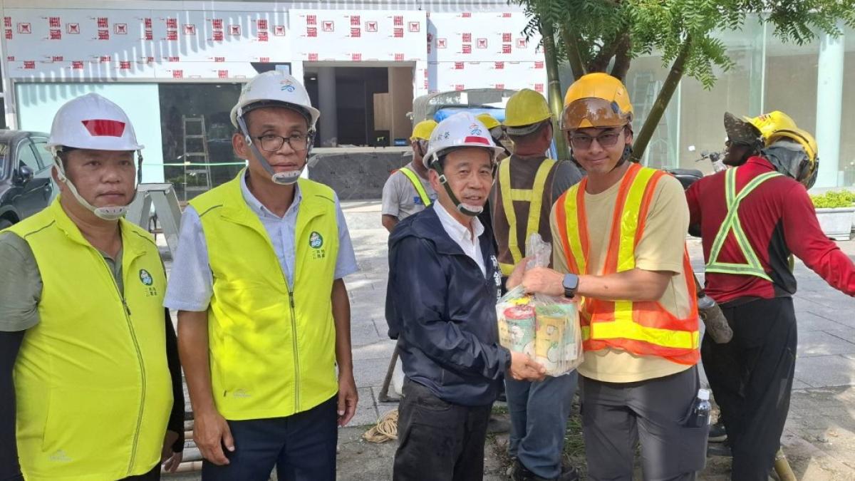 強颱逼近林欽榮視察防災工作!工務局全面防颱整備 社區、工地、路樹同步戒備