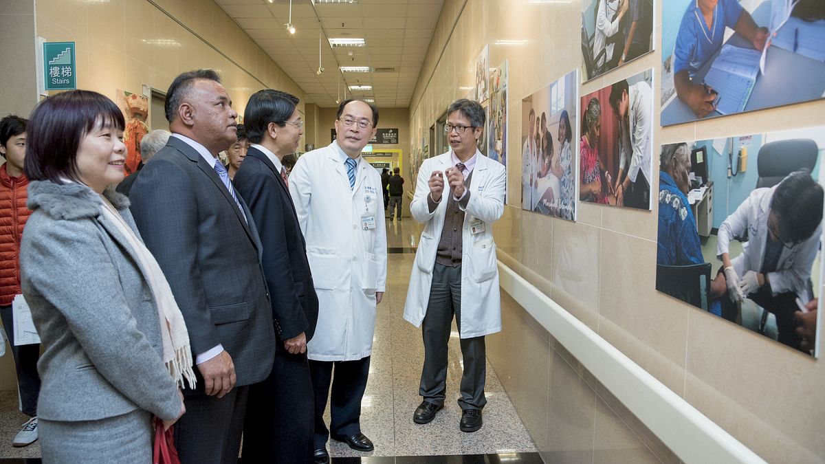 駐馬紹爾群島共和國醫療人文攝影展 雙和醫院揭幕 駐馬紹爾群島共和國醫療人文攝影展 雙和醫院揭幕