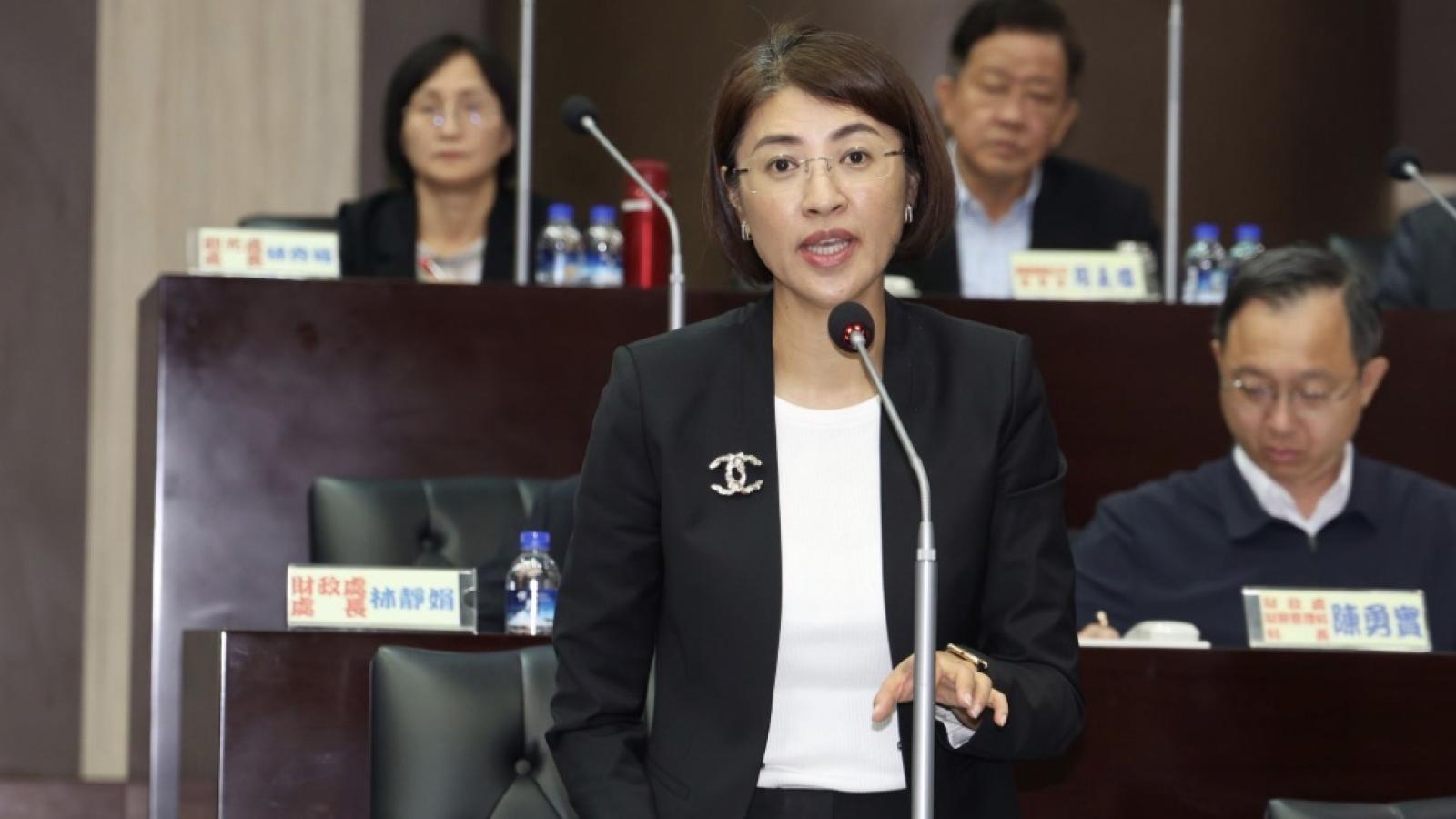 慰勞清潔隊員辛苦 許淑華在議會宣布明年起加發實質獎勵金
