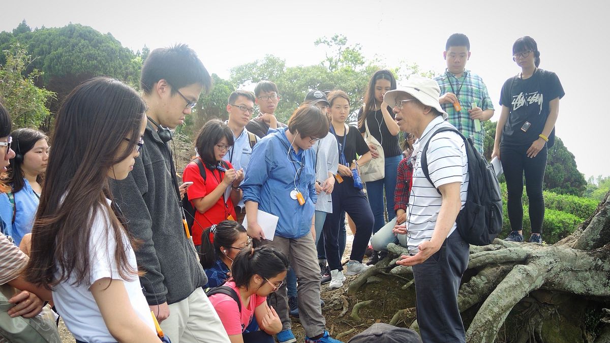 新北市十三行博物館今年夏天舉辦青年英文考古導覽培訓營,有考古學和中英文導覽解說,還有史前狩獵和導覽實務操作。(圖/十三行博物館提供) 新北市十三行博物館今年夏天舉辦青年英文考古導覽培訓營,有考古學和中英文導覽解說,還有史前狩獵和導覽實務操作。(圖/十三行博物館提供)