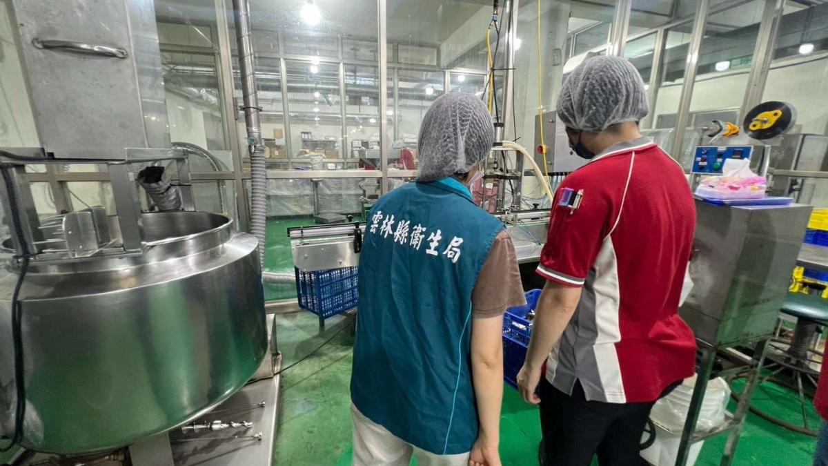 永豐餘生技「在地金花小菓苦茶油」驗出苯駢芘,雲林縣衛生局稽查:原料非草嶺產地