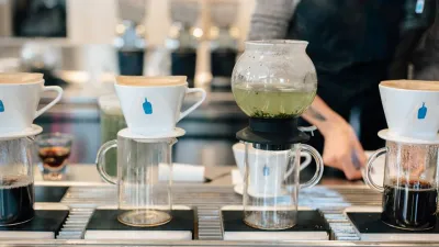 全球知名度狂勝Dollar Shaver Club的精品咖啡品牌Blue Bottle Coffee,在上週取得另一家消費大廠雀巢高達七億美元的鉅額融資。。(圖/Blue Bottle Coffee@Facebook)