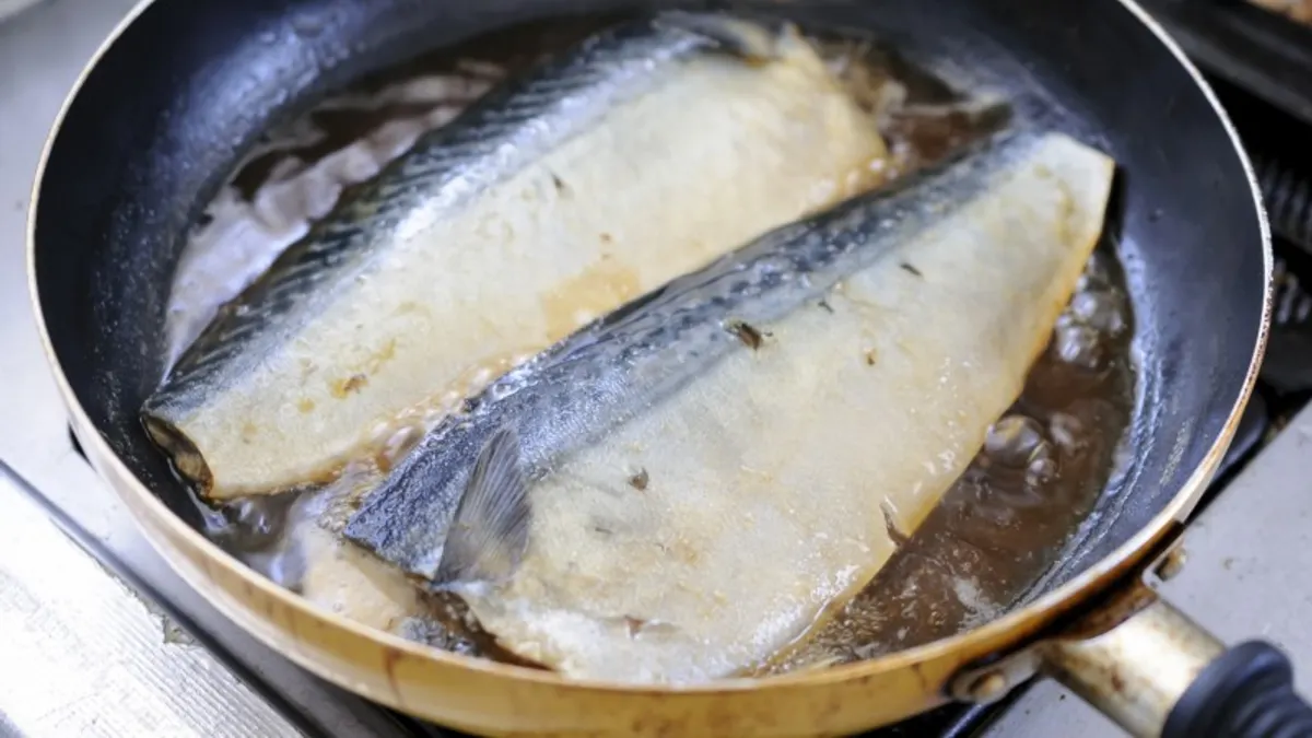 煎魚別只會沾太白粉!主婦教1招保證零失敗。(示意圖/取自photo-ac)