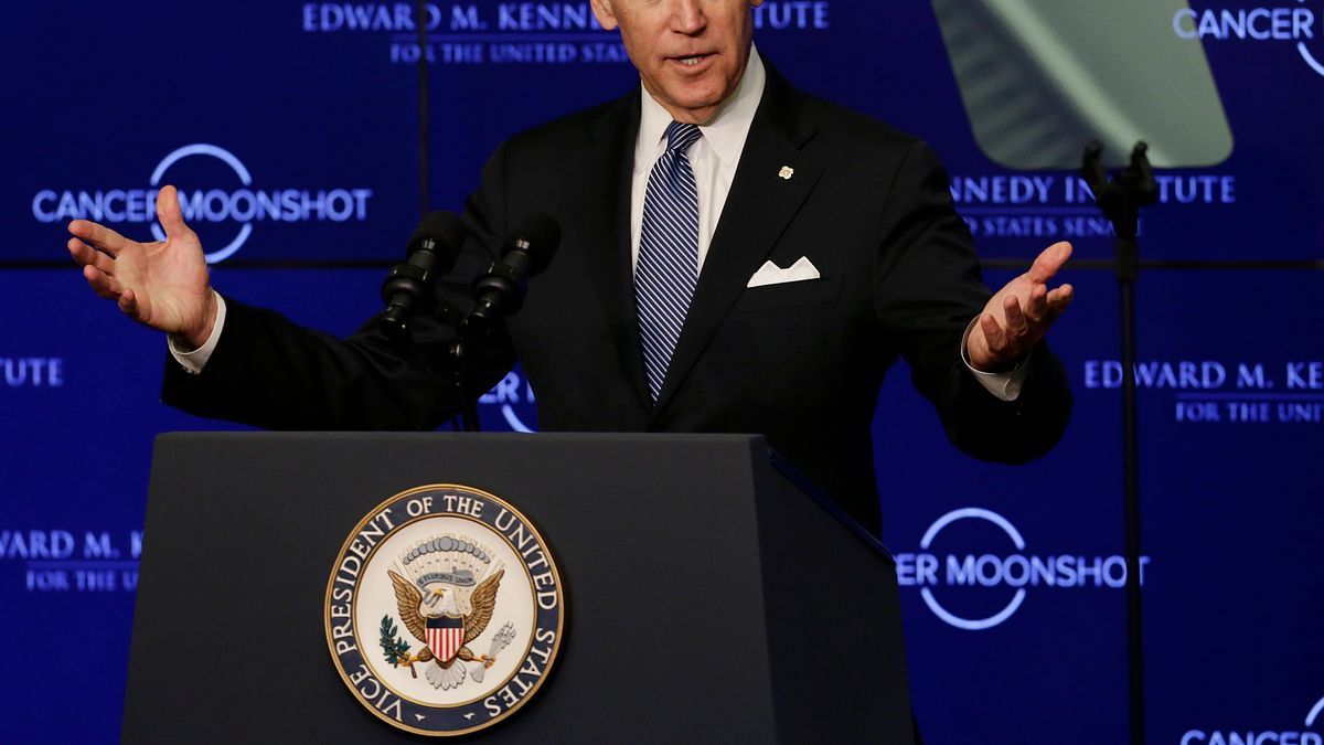 傳希拉蕊有意邀請副總統拜登擔任她的國務卿。(美聯社) 傳希拉蕊有意邀請副總統拜登擔任她的國務卿。(美聯社)