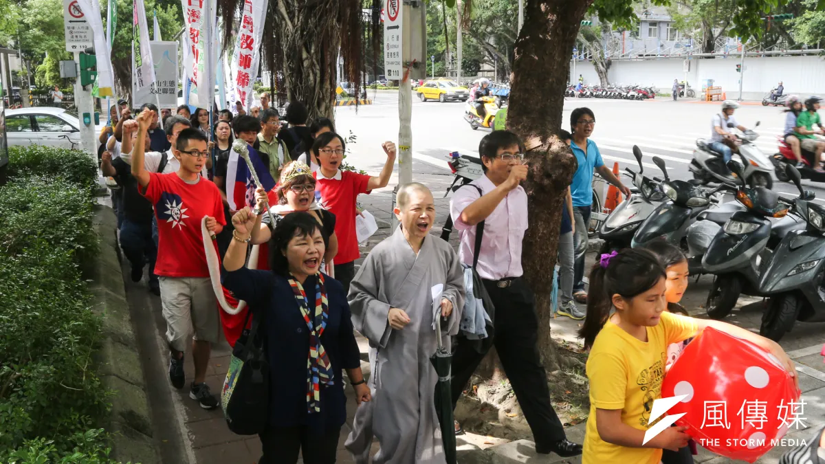 澎湖15日舉行第二次博弈公投投票,反賭聯盟宣布贏得公投,正式投票結果待選委會公告。圖為反賭聯盟大會師遊行。(資料照,陳明仁攝)