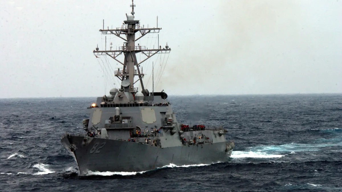 美國海軍飛彈驅逐艦「拉森號」(USS Lassen)。(取自維基百科)