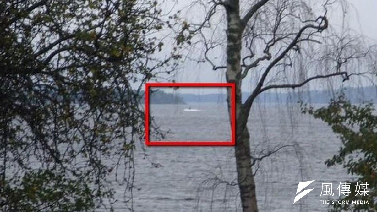 照片中的艦艇疑為16日發出求救訊號的俄國潛艦。(取自推特) 照片中的艦艇疑為16日發出求救訊號的俄國潛艦。(取自推特)