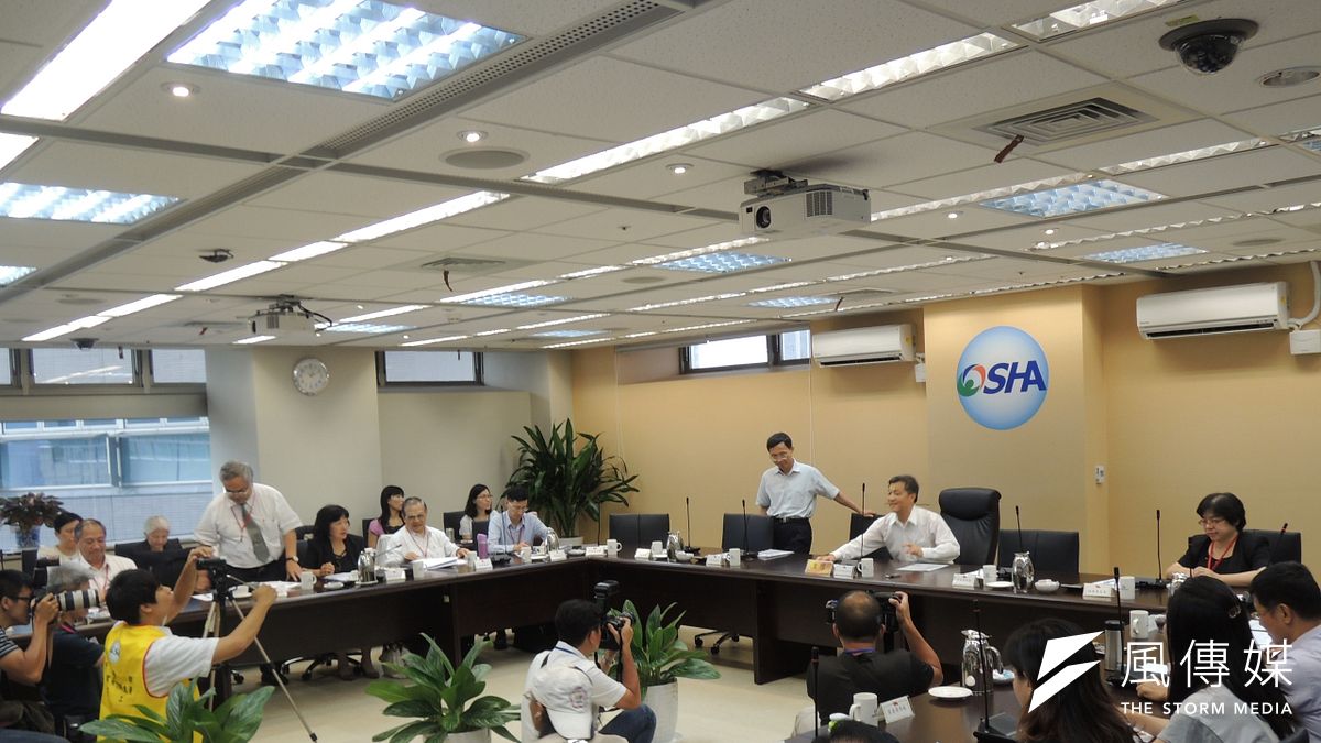 基本工資審議會今(12)日落幕,等到11月再議以求周延。(葉瑜娟攝) 基本工資審議會今(12)日落幕,等到11月再議以求周延。(葉瑜娟攝)