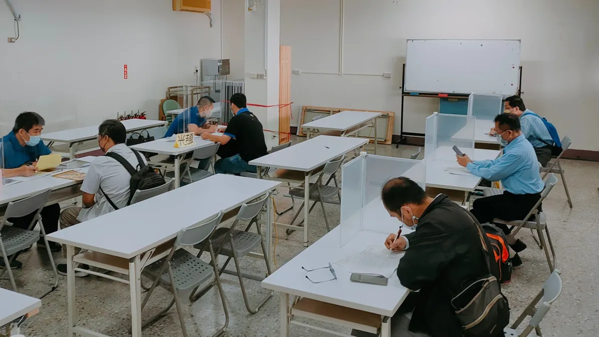 科技產業園區慢壘賽開打,邀請各園區員工共同組隊參加,藉由運動賽事以球會友。(圖/科技產業園區提供)