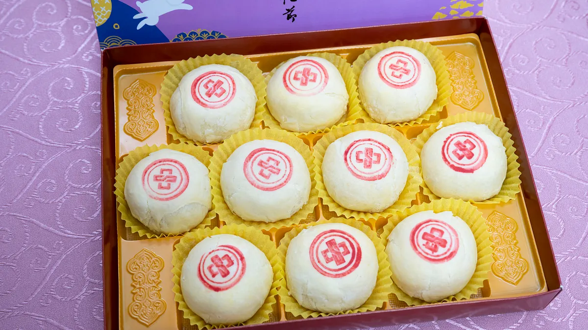 中鋼月餅引發熱烈討論,一顆綠豆椪43元,便宜又實惠。(圖/中鋼提供) 中鋼月餅引發熱烈討論,一顆綠豆椪43元,便宜又實惠。(圖/中鋼提供)