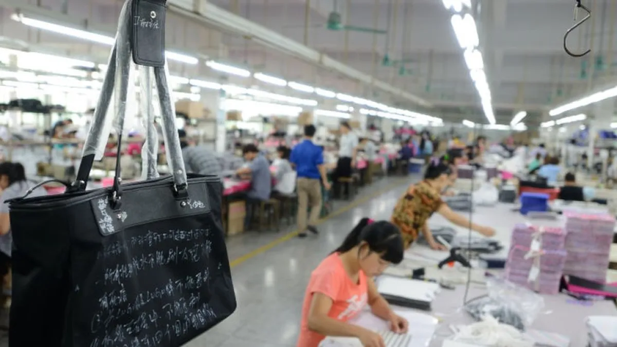 中國深圳的工廠。(BBC中文網)