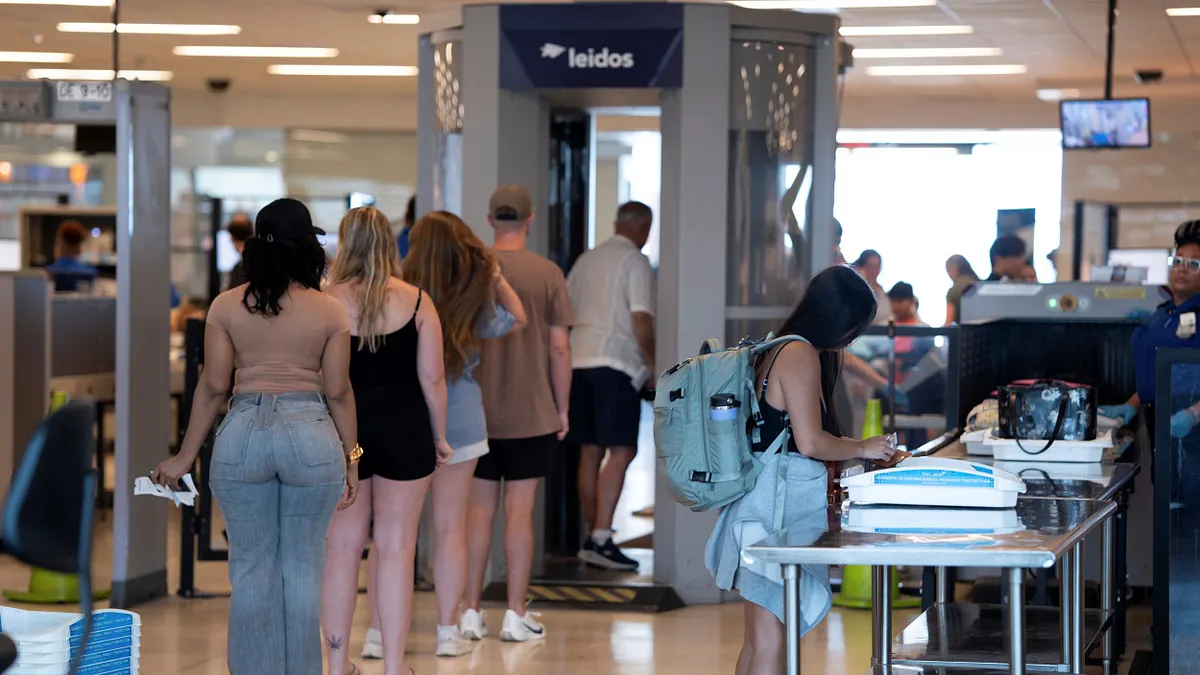 Samsung Galaxy Note 7自2016年規定禁止上機後,禁令至今仍然有效。(示意圖/美聯社) Samsung Galaxy Note 7自2016年規定禁止上機後,禁令至今仍然有效。(示意圖/美聯社)