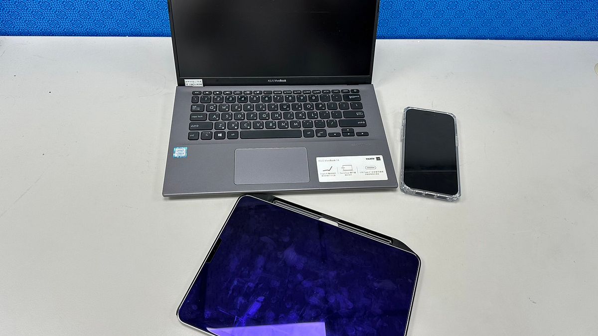 台中市政府環保局配合環境部「10月手機回收月」,跟業者一起會收廢3c資訊物品、手機、筆記型電腦、平板電腦-回收前要先做好「檢、刪、排」,自行先刪除個資並設回原廠設定,避免個資外洩。(圖/台中市政府) 台中市政府環保局配合環境部「10月手機回收月」,跟業者一起會收廢3c資訊物品、手機、筆記型電腦、平板電腦-回收前要先做好「檢、刪、排」,自行先刪除個資並設回原廠設定,避免個資外洩。(圖/台中市政府)