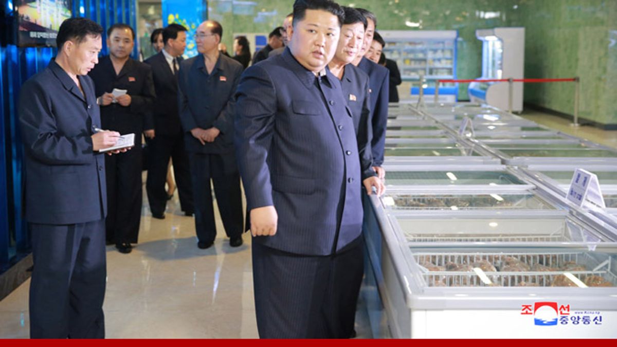 2018年9月,北韓最高領導人金正恩視察首都平壤的「平壤大同江水產品餐館」(KCNA) 2018年9月,北韓最高領導人金正恩視察首都平壤的「平壤大同江水產品餐館」(KCNA)