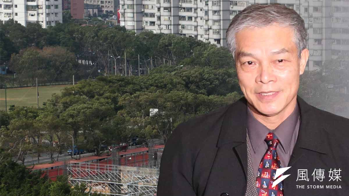 前台北市體育局長在去職前,做了幾項有爭議的決定,除了發給遠雄移樹公文外,也決定世大運採用人工草皮,被外界質疑有利於妹婿的體育用品公司。(余志偉攝/鄭力緯合成) 前台北市體育局長在去職前,做了幾項有爭議的決定,除了發給遠雄移樹公文外,也決定世大運採用人工草皮,被外界質疑有利於妹婿的體育用品公司。(余志偉攝/鄭力緯合成)