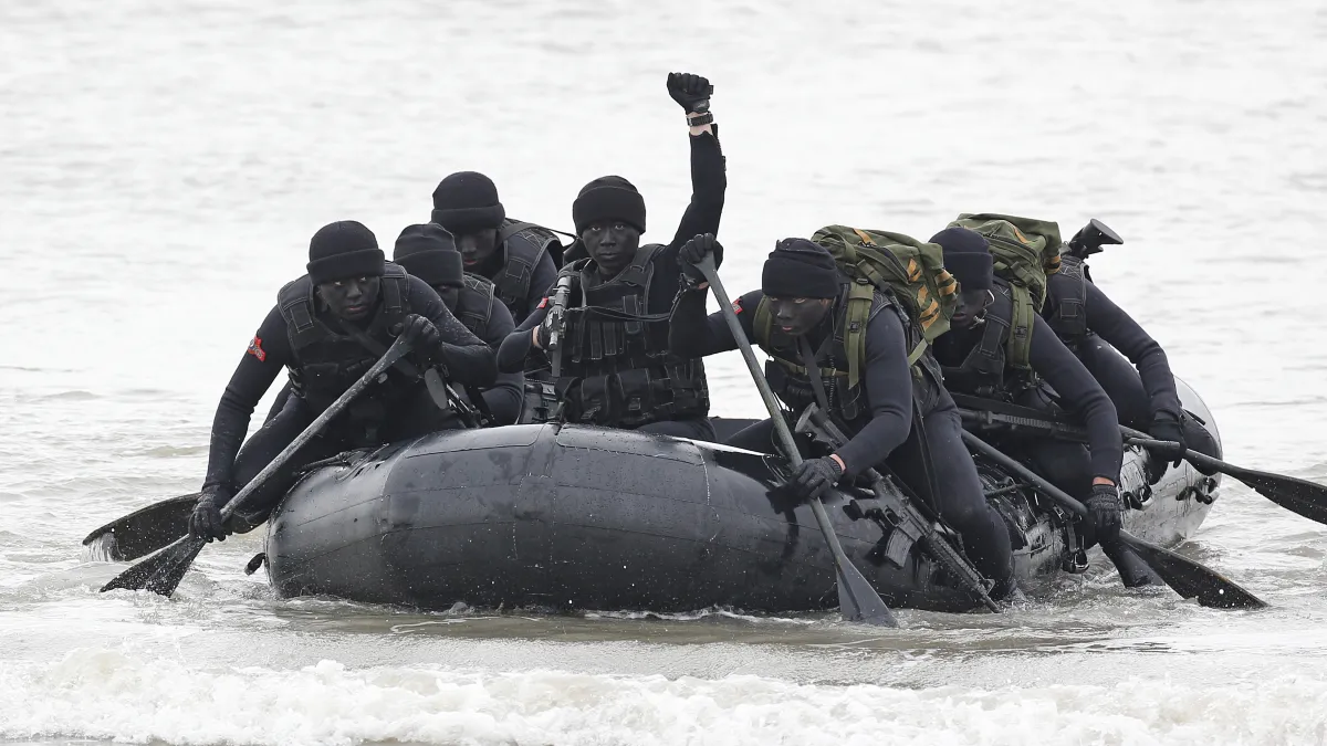 美軍太平洋總部正式邀請台灣海軍陸戰隊,參加今年6月中旬在夏威夷舉行的美軍與多國進行協同兩棲登陸演習。圖為海軍陸戰隊兩棲偵搜大隊。(資料照,美聯社)