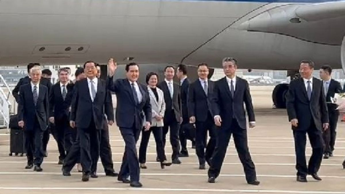 前總統馬英九登陸祭祖,抵達上海。(馬英九辦公室提供) 前總統馬英九登陸祭祖,抵達上海。(馬英九辦公室提供)