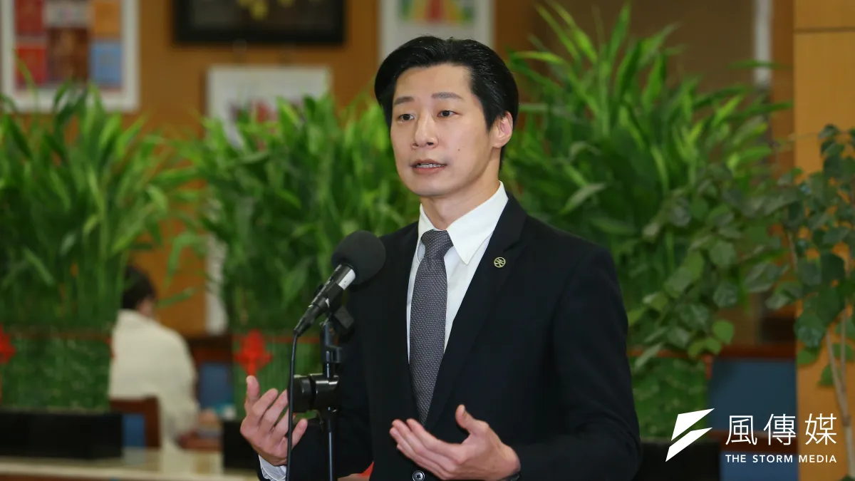 無黨籍立委林昶佐3日於罷免案成立後,接受媒體聯訪。(顏麟宇攝)