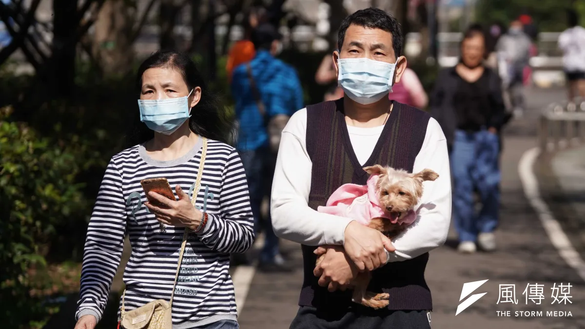 氣象專家吳德榮表示,11月8日入秋最強冷空氣抵達,平地低溫將降至14、15度。(資料照/盧逸峰攝)