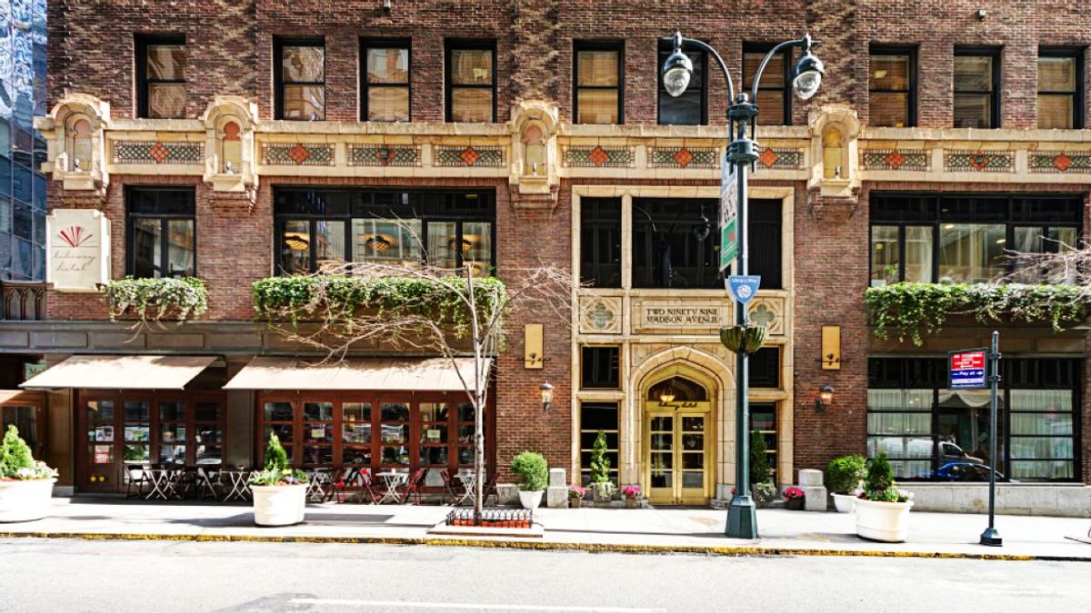 紐約的Library Hotel座落於曼哈頓麥迪遜大道與四十一街之間。 紐約的Library Hotel座落於曼哈頓麥迪遜大道與四十一街之間。