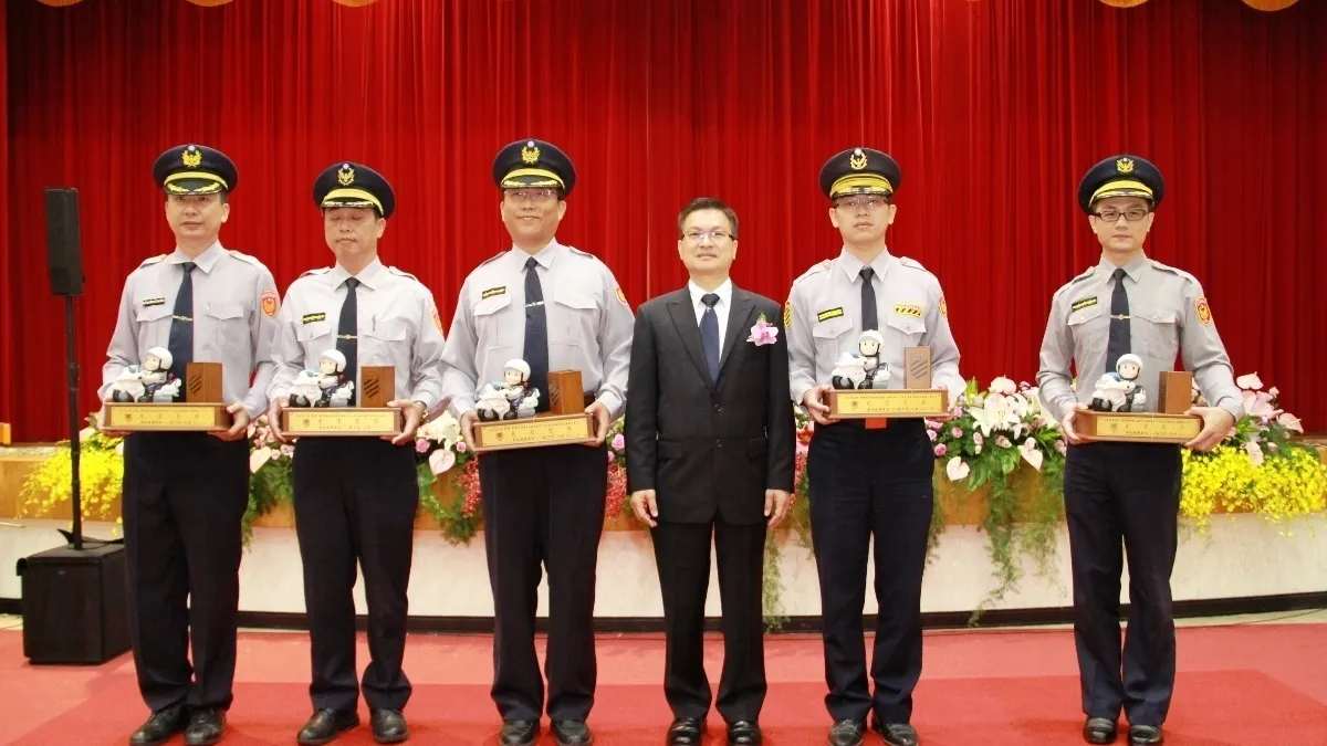 彰縣表揚績優警察 魏明谷感謝同仁為治安辛勤付出
