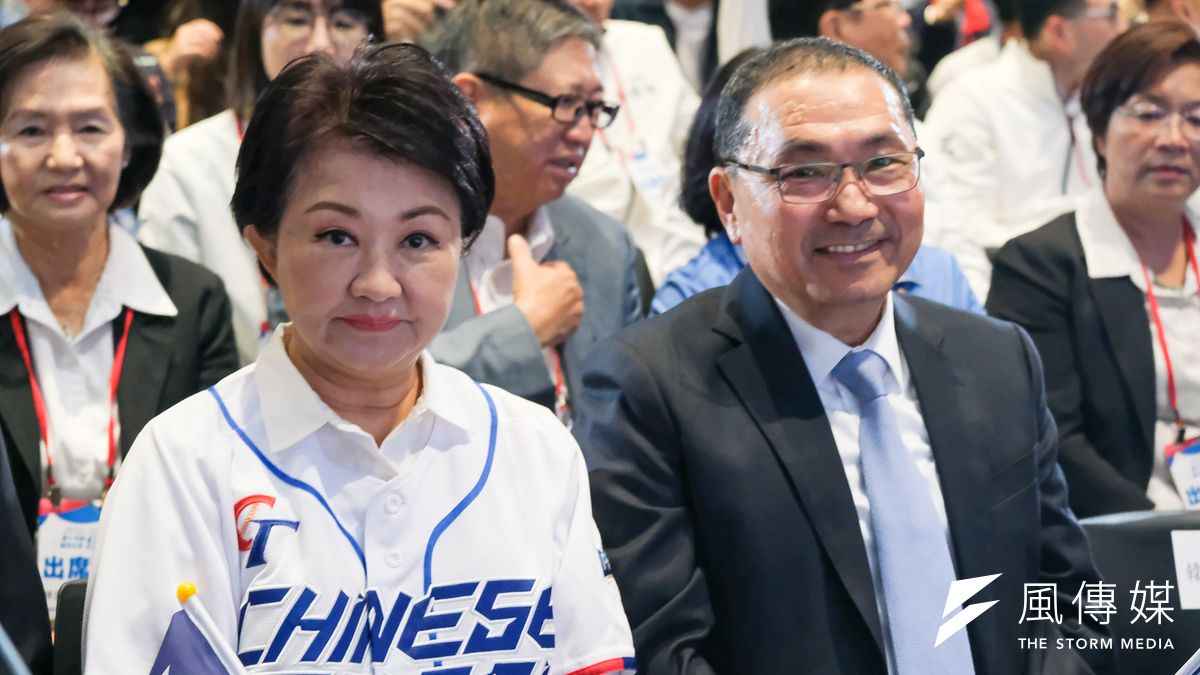 國民黨要台中市長盧秀燕(左)、新北市長侯友宜(右)等諸侯出手戰大罷免,共擔責任。(劉偉宏攝) 國民黨要台中市長盧秀燕(左)、新北市長侯友宜(右)等諸侯出手戰大罷免,共擔責任。(劉偉宏攝)