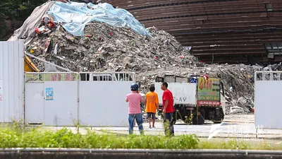 京華城拆除工程發生一起事故,一名拆除工人遭活埋致死。(資料照,顏麟宇攝)