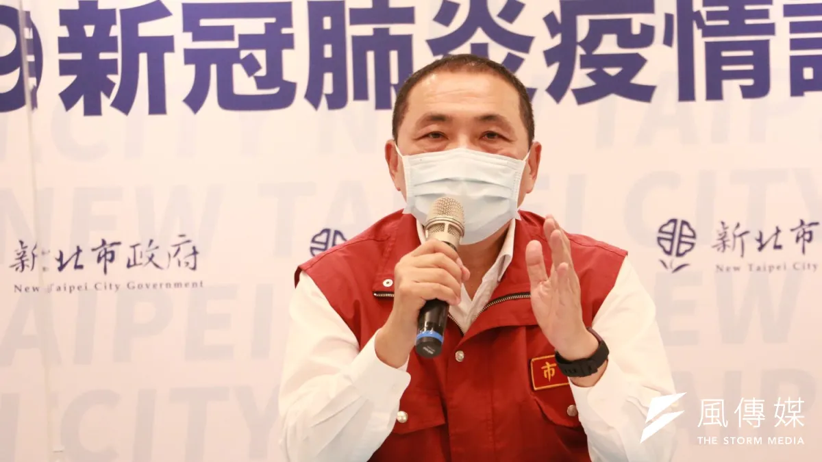 新北市長侯友宜受訪強調,支持出身入死的消防弟兄捍衛他們的清白跟尊嚴。(圖/李梅瑛攝)