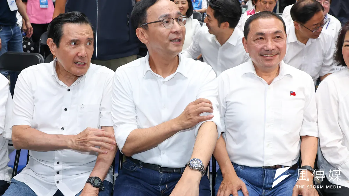 國民黨總統參選人侯友宜(右起)、國民黨主席朱立倫、前總統馬英九出席「國民黨第21屆第3次全國代表大會」。(資料照,顏麟宇攝)