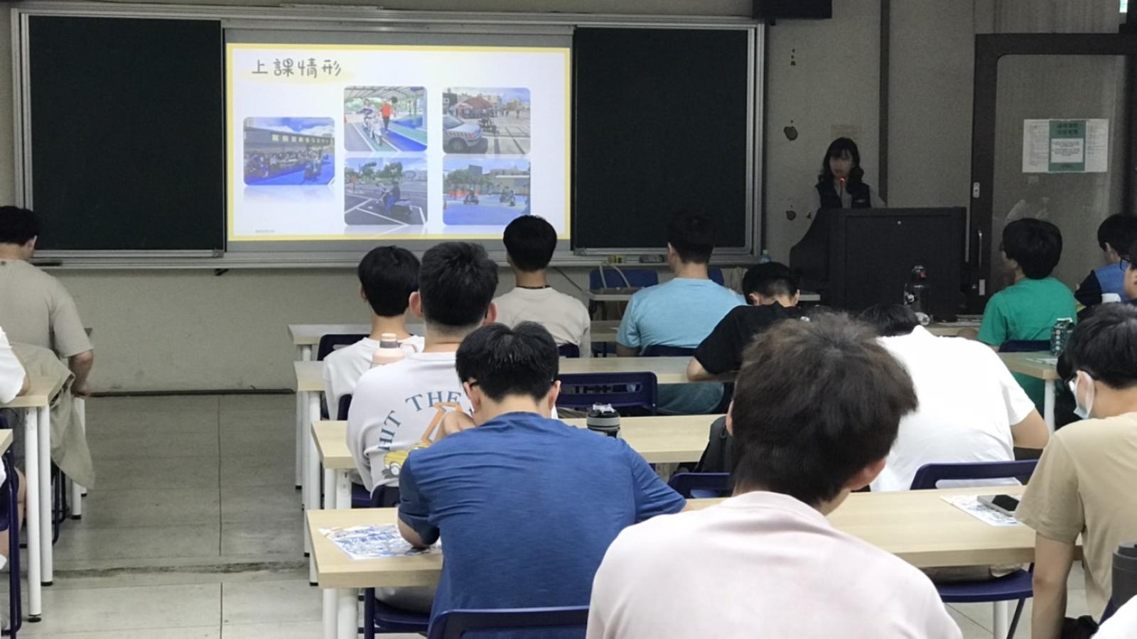 高雄考機車駕照補助加碼!中央、市府合計最高3700元 交通局籲把握申請名額
