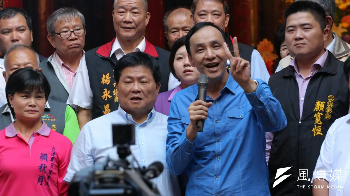 國民黨總統參選人朱立倫到台中拜訪黑派掌門人顏清標。(葉信菉攝)