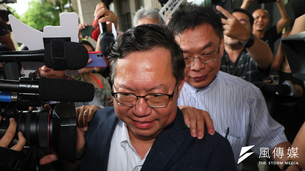 海基會董事長鄭文燦涉及貪污罪遭聲押,桃園地院6日裁定500萬元交保並限制住居、限制出境出海。(顏麟宇攝) 海基會董事長鄭文燦涉及貪污罪遭聲押,桃園地院6日裁定500萬元交保並限制住居、限制出境出海。(顏麟宇攝)