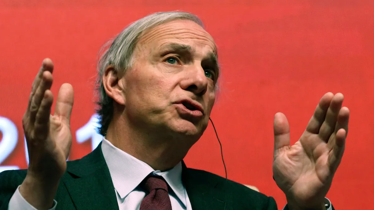 The 500-year cycle described by Ray Dalio is not fatalism, but a warning: a reminder that when debt, internal division, and external conflict intertwine, history tends to reach a turning point. (AP)