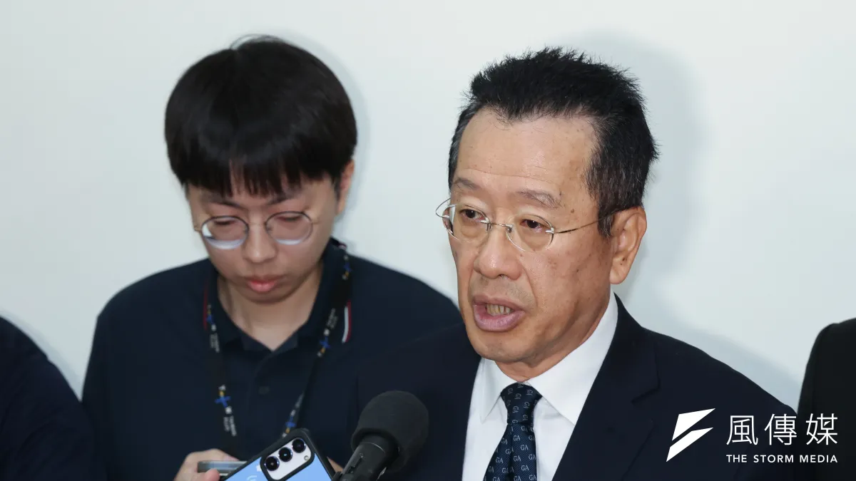 Defense Minister Wellington Koo expressed both grief and contempt over retired commander Lu Li-shih's role as a CCP propaganda tool, calling his remarks deeply inappropriate. (Photo by Chen Pin-yu)
