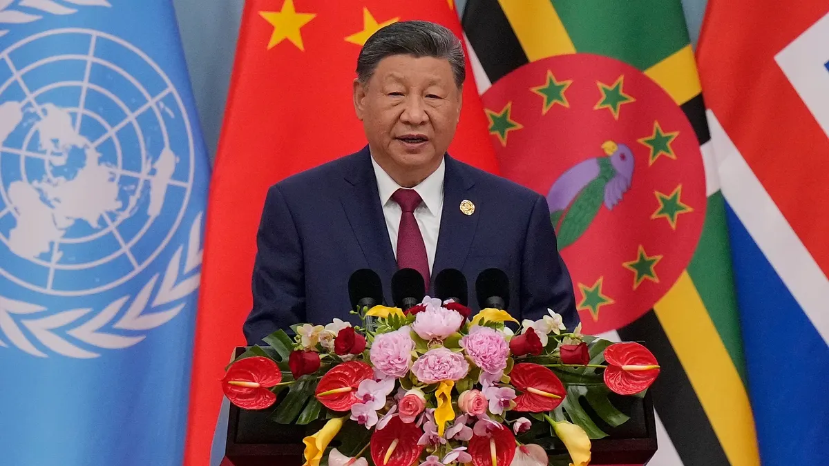 中共領導人習近平隨即在與沙烏地阿拉伯王儲兼首相穆罕默德的通話中,首次公開提及荷莫茲海峽,強調應保持正常通行。(美聯社)