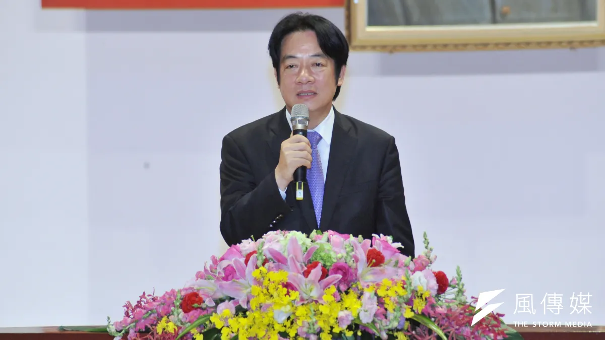 台鐵新卸任局長交接典禮,行政院長賴清德致詞。(甘岱民攝)
