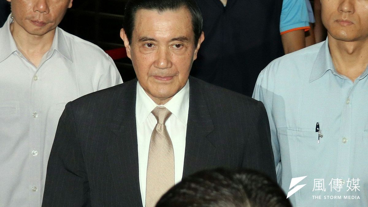 前總統馬英九今(8)日遭北院以被告身分出庭,北院今天下午2時30分開庭審理民進黨立委柯建銘控告馬英九洩密一案,他除了強調自己是清白的之外,也回嗆柯建銘不要透過關說破壞最基本的司法尊嚴。(蘇仲泓攝) 前總統馬英九今(8)日遭北院以被告身分出庭,北院今天下午2時30分開庭審理民進黨立委柯建銘控告馬英九洩密一案,他除了強調自己是清白的之外,也回嗆柯建銘不要透過關說破壞最基本的司法尊嚴。(蘇仲泓攝)