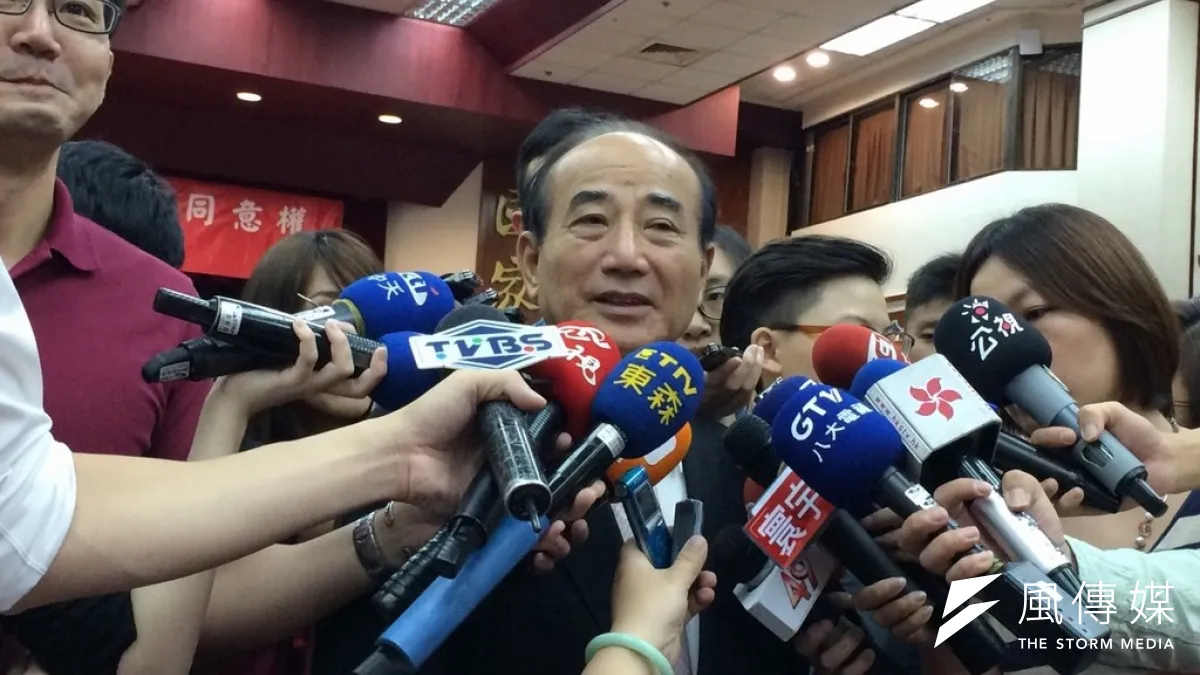 立法院院長王金平10日上午出席「行使司法院大法官同意權」公聽會時,接受媒體訪問。(周怡孜攝)